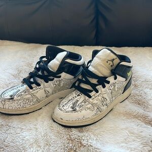 Youth air Jordan size 6.5Y